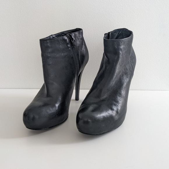 Stuart Weitzman Black Zippered High Heel Zippered Booties Size 6.5 - Picture 3 of 8